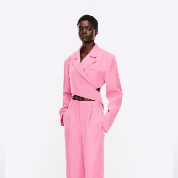 Gorgeous Lumina Pink cropped blazer - Picture 2 of 8